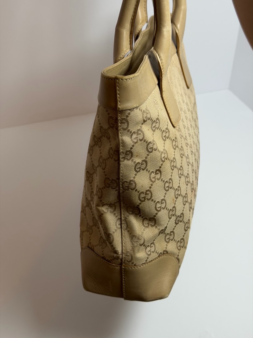 Gucci GG Canvas Tote Bag in Beige Canvas and Leather Trim - Picture 10 of 15